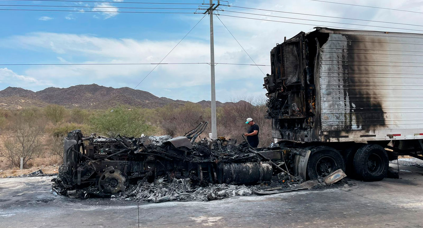 Se incendia parte delantera de tráiler en carretera Hermosillo-Guaymas; no hubo heridos