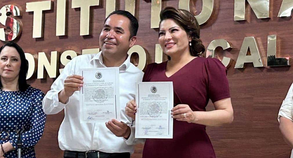 Reciben Lorenia Valles y Heriberto Aguilar constancia de mayoría al Senado por Sonora