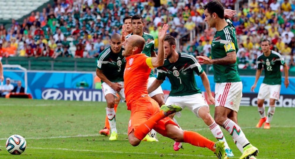 ¿Sí era penal? Rafa Márquez habla en su documental sobre polémica jugada en partido vs Países Bajos en Brasil 2014