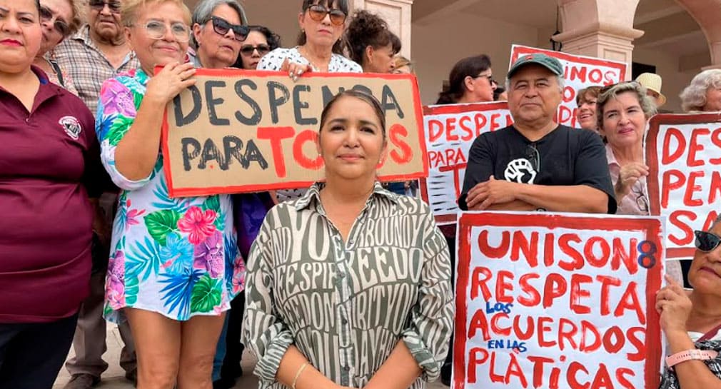Se manifiestan jubilados y pensionados de la Unison en Hermosillo contra cláusula que los dejaría sin aumento