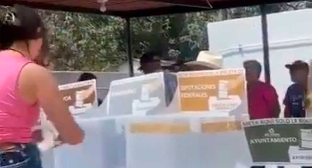 Aclara INE video de supuesto relleno de urnas en Hermosillo: es protocolo de voto en personas con discapacidad