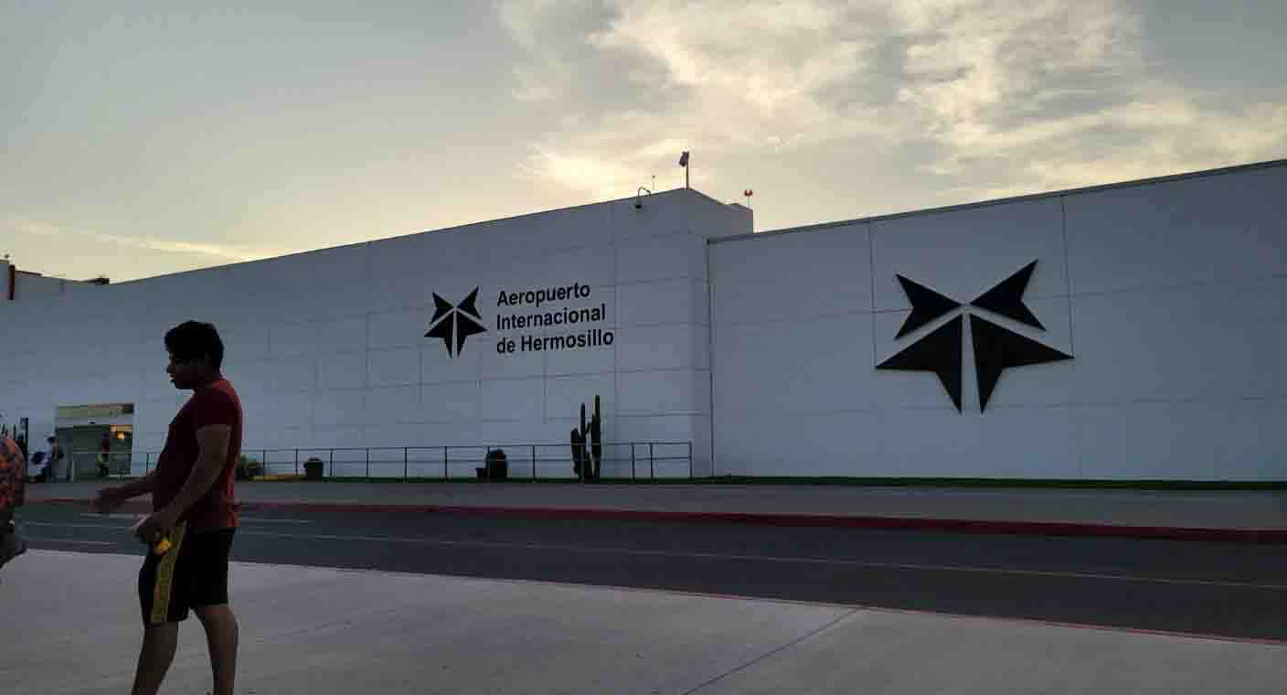 Explota transformador en Aeropuerto de Hermosillo y afecta a comercios del interior
