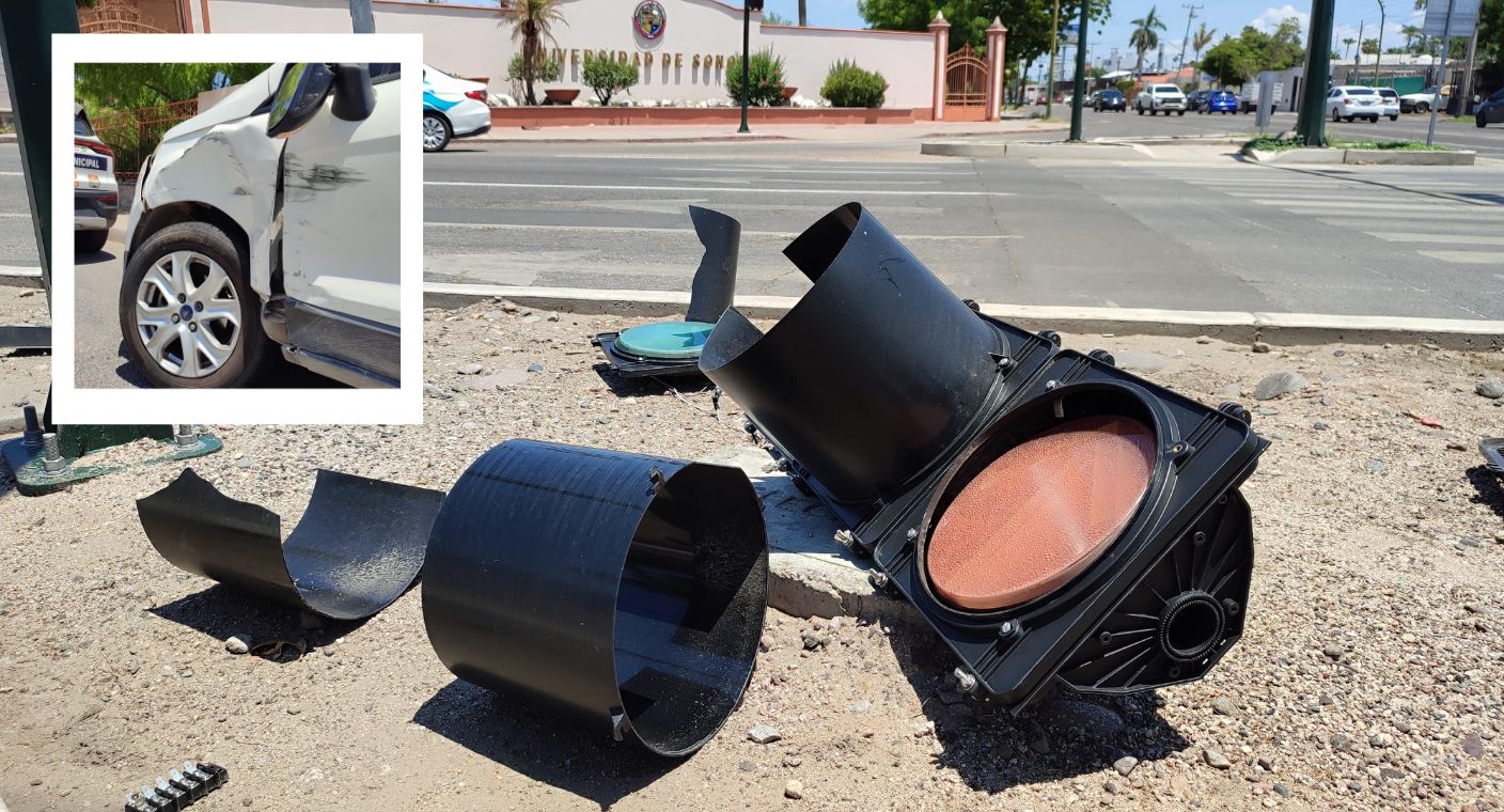 Camioneta se estrella contra semáforo y un señalamiento en el centro de Hermosillo