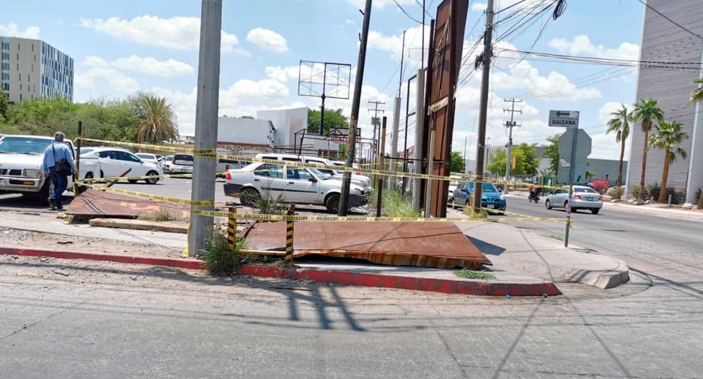 Atienden autoridades lámina a punto de colapsar cerca del Centro de Gobierno en Hermosillo