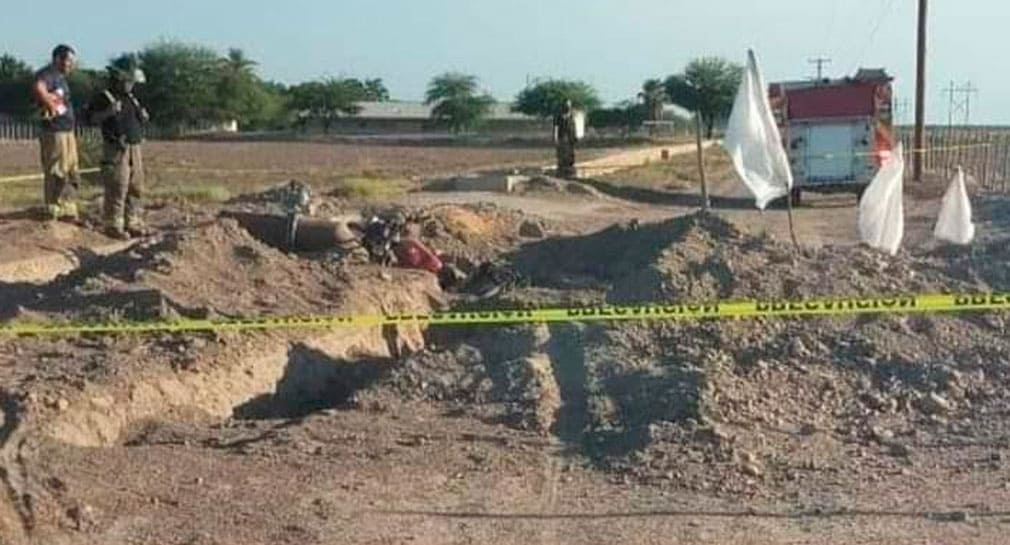 Hallan motociclista sin vida en zanja rumbo a Bahía de Kino