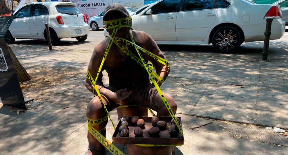 ¡’Vendedor de pitayas’ está de vuelta! Rehabilita escultor Darío Sotelo figura tras sufrir vandalismo en centro de Hermosillo