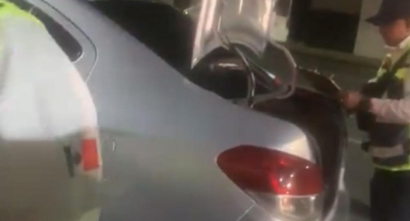 Suspenden a elemento de Policía de Hermosillo tras agredir a ciudadano