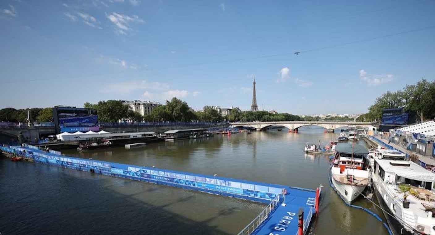 Aplazan prueba de triatlón masculino por mala calidad del agua del Río Sena en París 2024