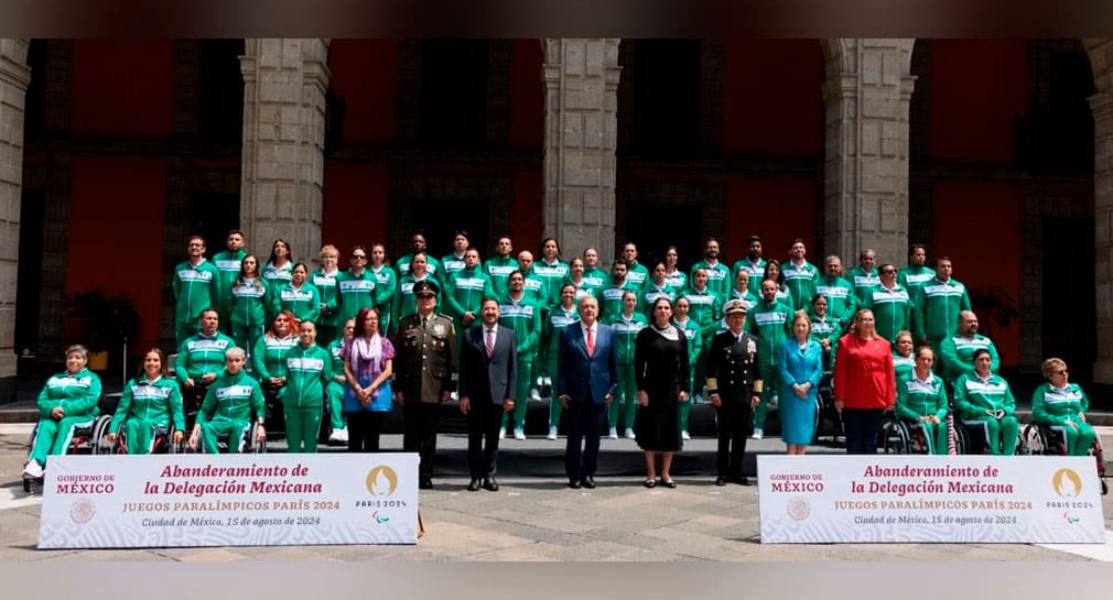 Abandera AMLO a delegación mexicana que participará en Juegos Paralímpicos de París 2024