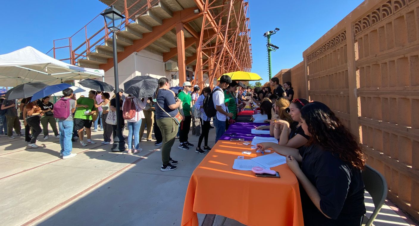 Más de 2 mil alumnos de primer ingreso recorren Unison en Hermosillo previo a inicio de clases