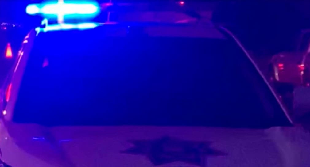 Conductor se da a la fuga tras chocar con motocicleta y dejar 2 heridos, en Hermosillo