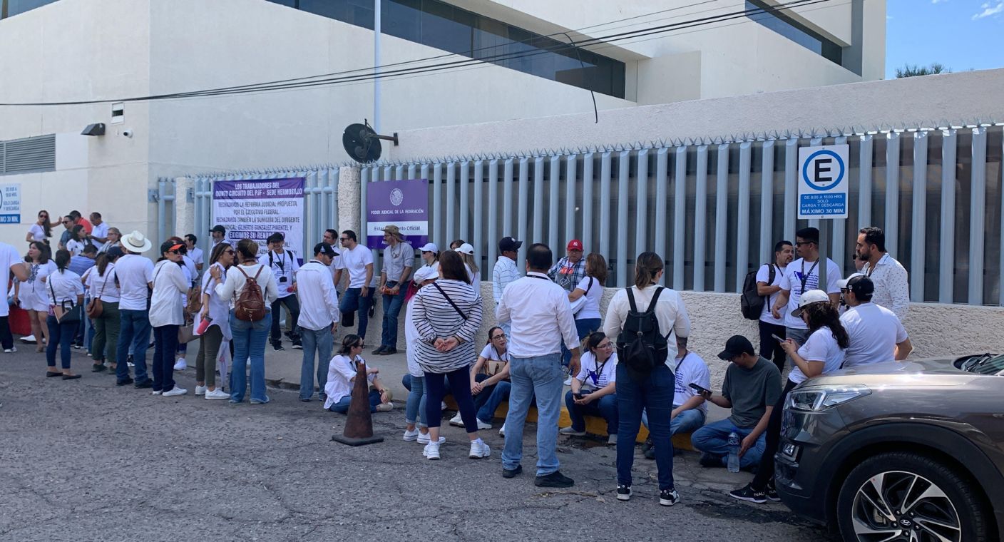 Trabajadores del Poder Judicial cierran instalaciones en Hermosillo en protesta contra reforma de AMLO