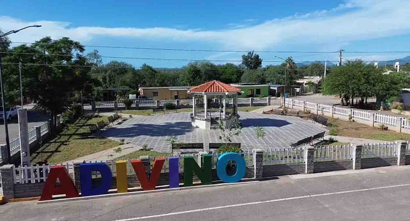 Modernizan autoridades plaza pública de Adivino en Villa Pesqueira, Sonora