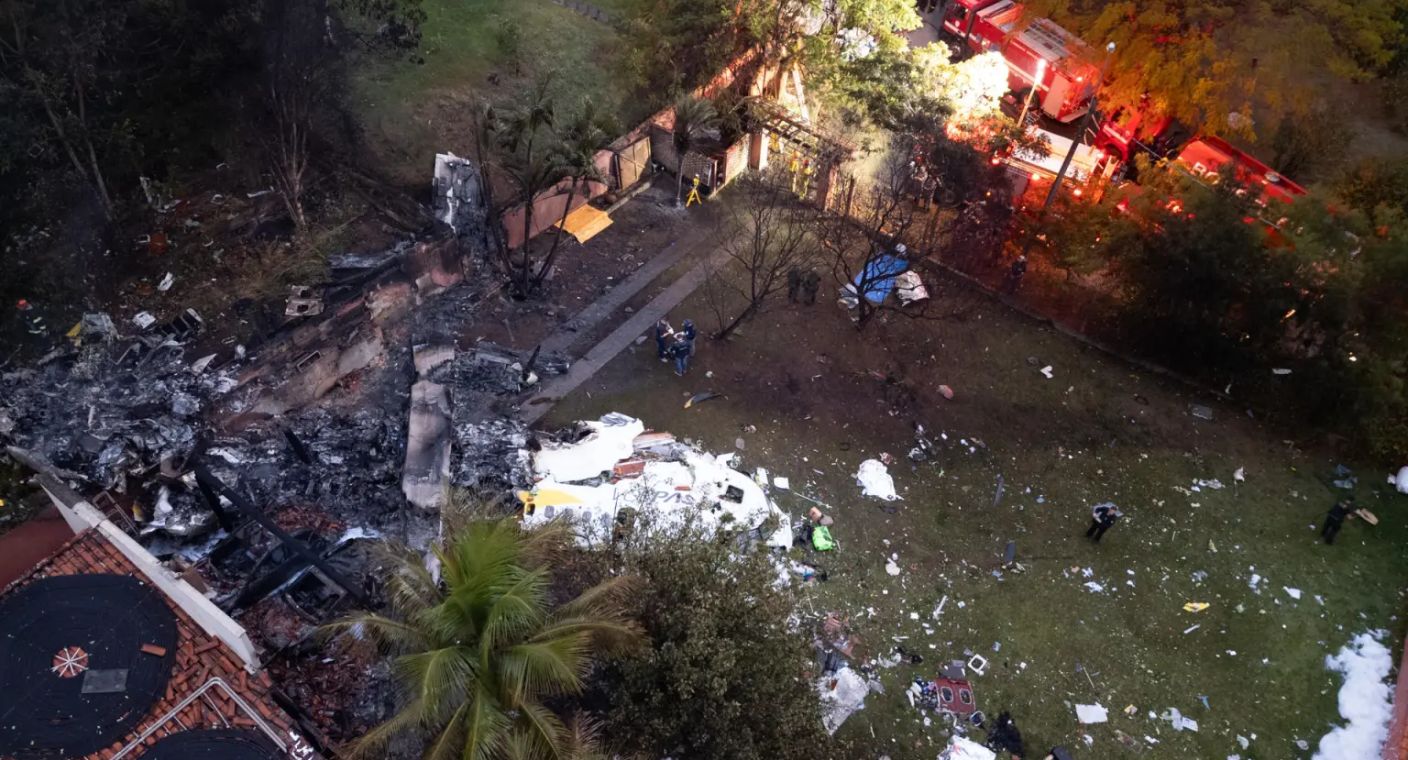 Finaliza el rescate de las 62 víctimas del accidente aéreo en São Paulo; identifican al piloto y copiloto