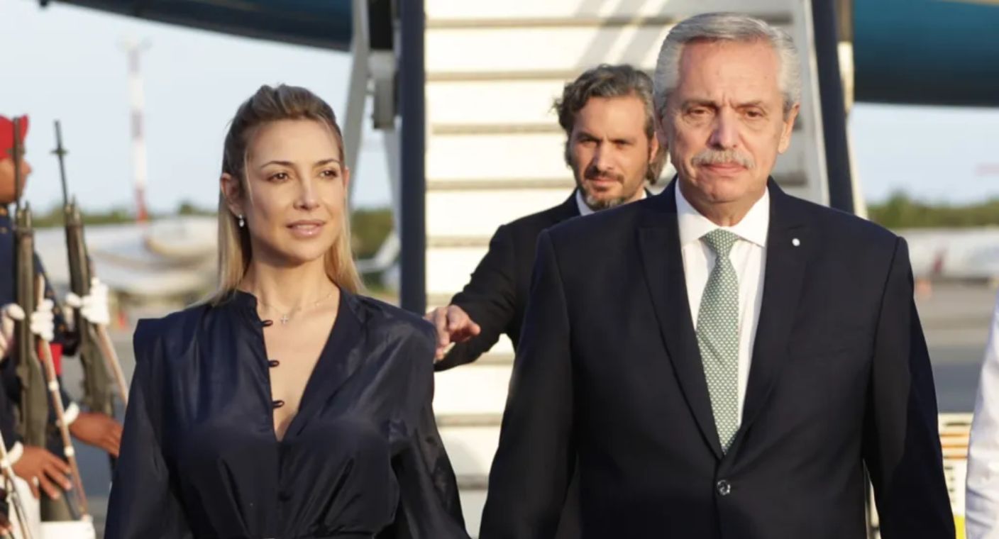 Expresidente de Argentina es denunciado por violencia machista por su esposa; le prohíben salir del país