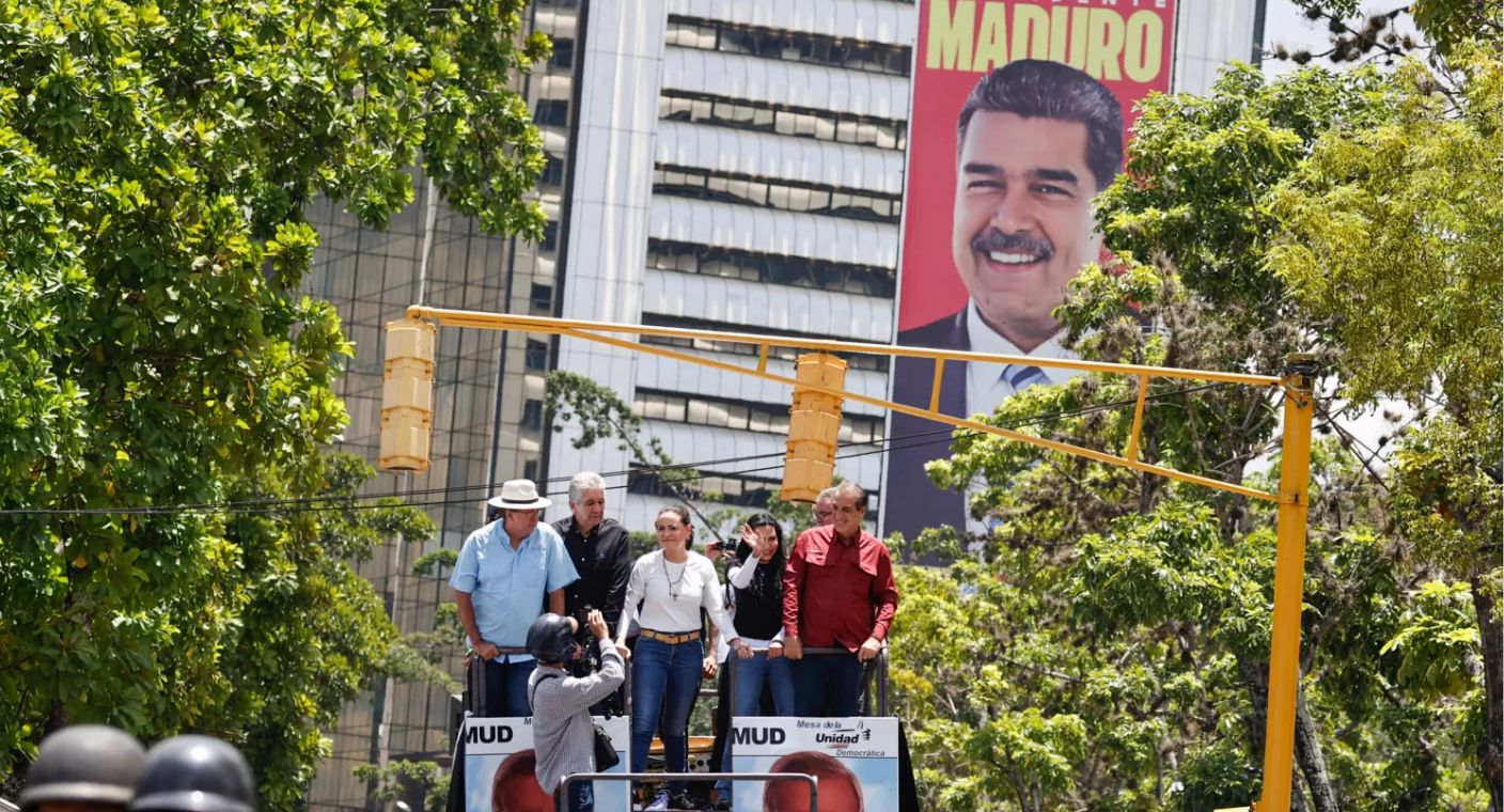 María Corina Machado reaparece en público para liderar protestas contra resultados electorales en Venezuela