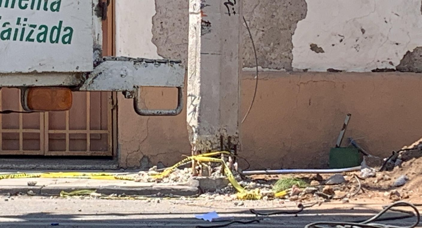 Vecinos de la colonia Centro sufren apagón de 8 horas tras lluvias en Hermosillo