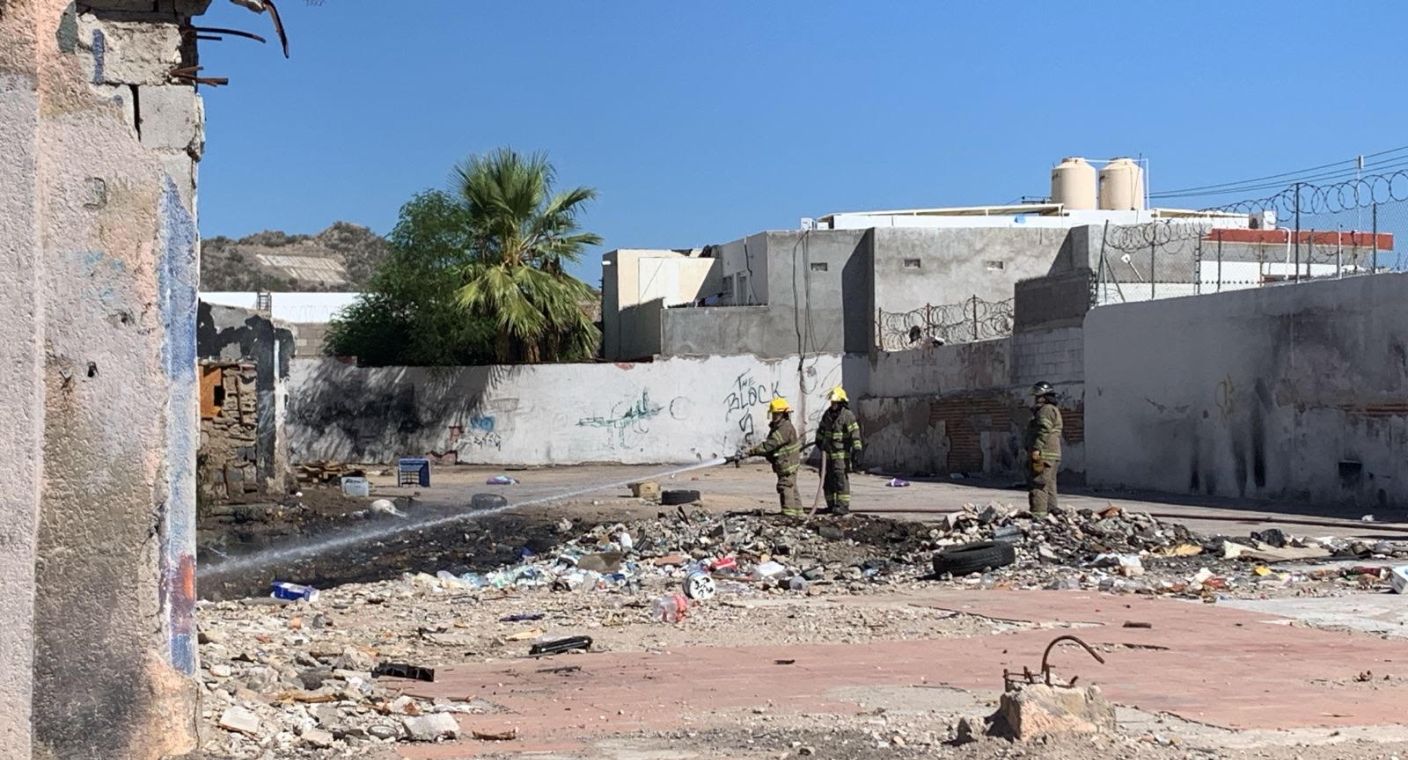 Se registra incendio junto a Cine 70 en el Centro de Hermosillo; descartan lesionados