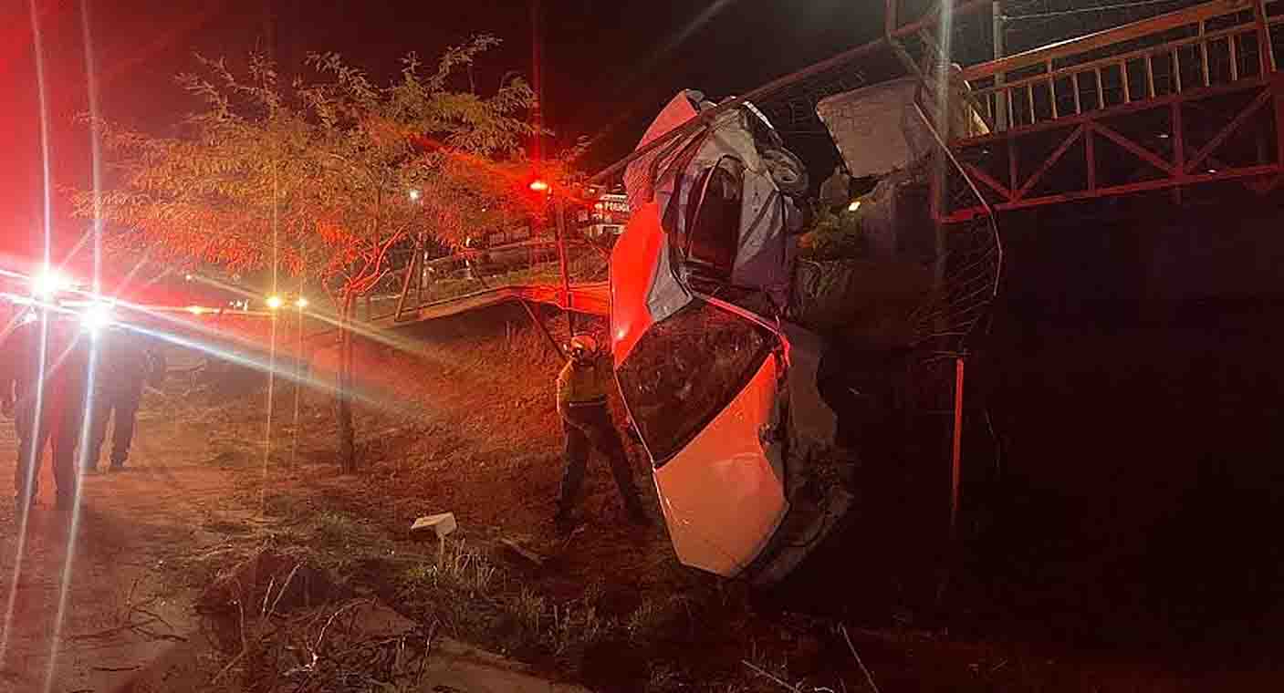 Muere conductor al chocar en puente de Magdalena, Sonora; vehículo quedó casi destrozado: FOTOS