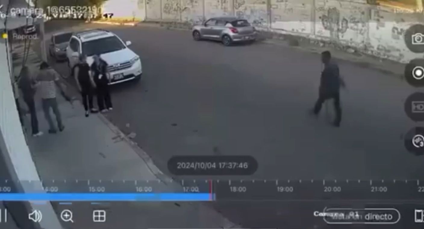 Roban a mano armada carro en la cercanía del Panteón Yañez en Hermosillo