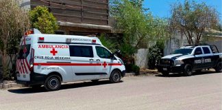 Mujer sufre fractura expuesta tras caer a una alcantarilla en Hermosillo