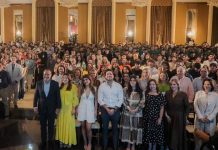 Con lleno absoluto y ovación para Pablo Fletcher fue todo un éxito tercer congreso de la familia del DIF en Hermosillo