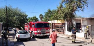 Bomberos de Hermosillo controlan incendio al interior de una vivienda al norte de la ciudad