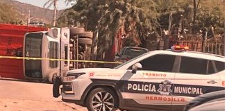 Se vuelca camión de carga al norte de Hermosillo
