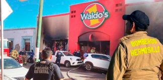 Refuerzan programa de apoyo psicológico para bomberos tras incendio en Waldos de Hermosillo