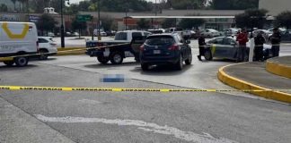 Muere bebé de 1 año tras caer de camioneta conducida por su madre en Nuevo León