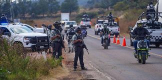 Intenso operativo contra CJNG deja dos muertos y bloqueos carreteros en Michoacán
