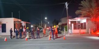 Se desprende cable de luz al centro de Hermosillo; alertan a vecinos para evitar descarga eléctrica