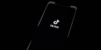 TikTok continúa operando en EEUU, pero su futuro legal sigue en el aire