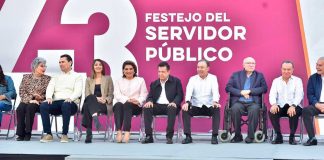 Lorenia Valles reconoce labor de trabajadores del Estado durante su festejo oficial en Sonora