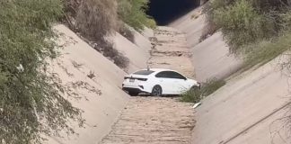 Cae conductor a canal pluvial tras choque por alcance al poniente de Hermosillo
