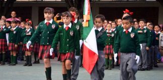 ¿Sabías que México es el único país que hace honores a la bandera? La historia detrás de esta tradición