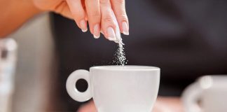 Una pizca de sal en el café: el secreto que cambia su sabor y potencia sus beneficios