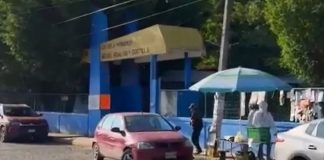 Grupo armado irrumpe en primaria de Veracruz y priva de la libertad a empresario durante acto cívico