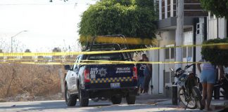 Ataque armado en barbería en León, Guanajuato, deja 2 muertos y 4 heridos; agresores escaparon en motocicleta