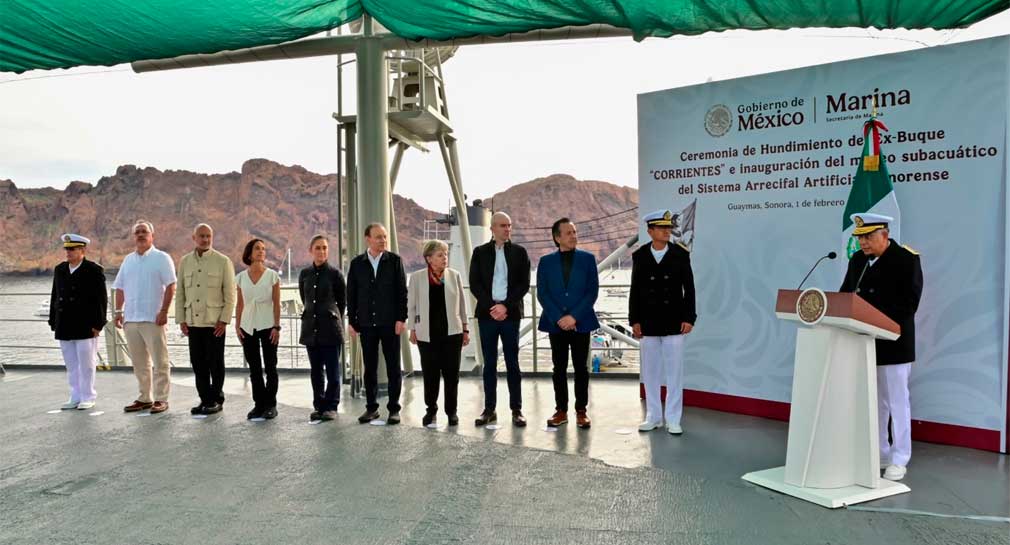 Hundimiento controlado del ex buque Corrientes para crear un arrecife artificial en Guaymas, Sonora.