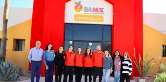 Naranjeros Softbol Femenil visita el Banco de Alimentos en Hermosillo