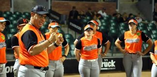 Cambio de timonel: Rolando Torres deja de ser manager de Naranjeros Softbol Femenil