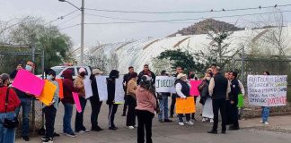 Ciudadanos protestan fuera del Cereso de Hermosillo: acusan malas prácticas y exigen justicia por familiares encarcelados