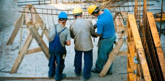 Solo una hora al día dedican mexicanos trabajadores a su familia, revela informe