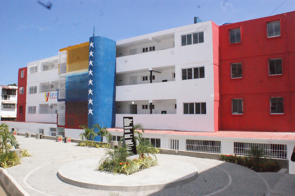 Bloque 12 de la urbanización La Soublette tras ser recuperado.