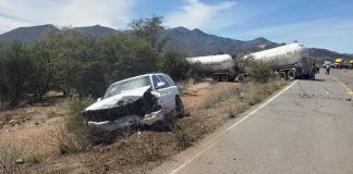 Aparatoso choque entre vehículo y tractocamión de gas LP deja tres personas heridas; 2 son menores Aparatoso choque entre vehículo y tractocamión de gas LP deja tres personas heridas; 2 son menores