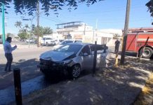 Tres heridos y múltiples daños deja choque en zona centro de Hermosillo Tres heridos y múltiples daños deja choque en zona centro de Hermosillo