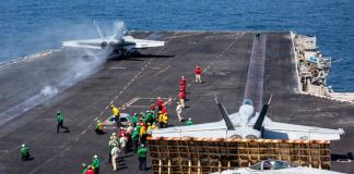 EEUU niega que misiles iraníes impactaran al portaviones USS Abraham Lincoln en Medio Oriente