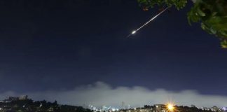 Irán lanza nueva oleada de ataques contra objetivos en Tel Aviv, Israel