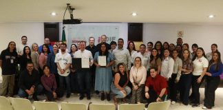 DIF Sonora y CEDES firman convenio para brindar delfinoterapia a menores con discapacidad